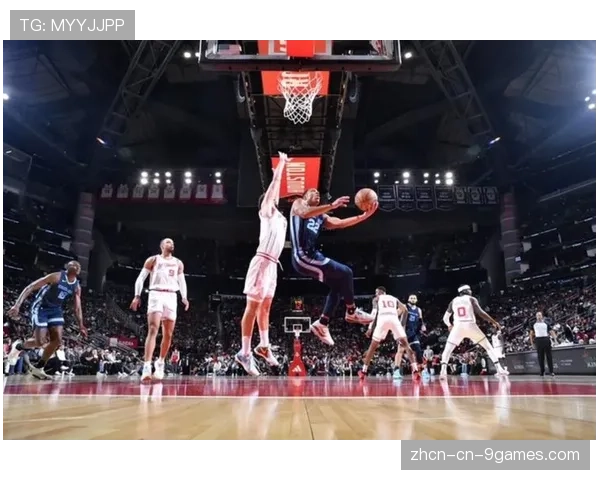 膝盖酸痛，灰熊防守大闸杰伦-杰克逊缺席混合防守战术演练